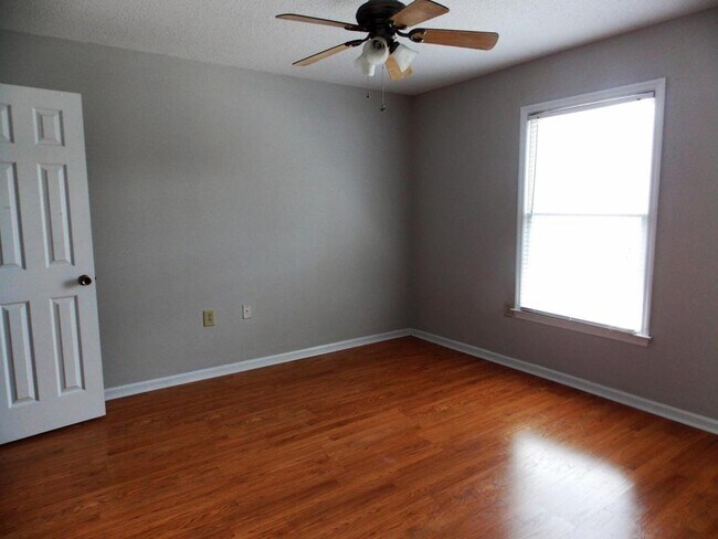 Building Photo - 140 Lanier Drive #87 SW