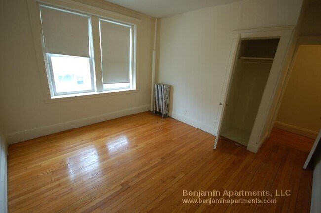 Building Photo - 130 Sutherland Rd