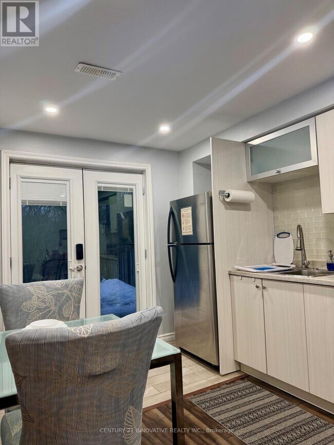 Photo du bâtiment - 53 Angier Crescent