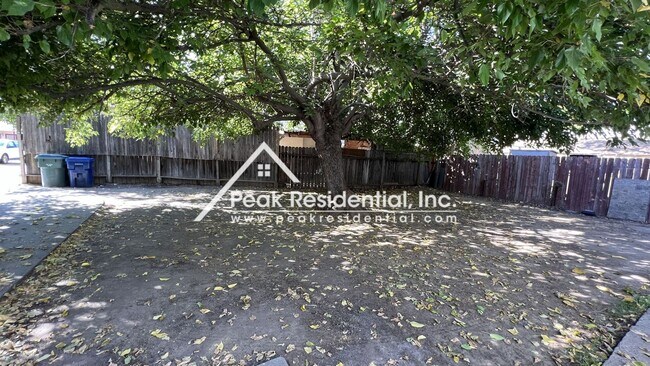 Building Photo - 3 br, 1 bath House - 4301 W. Nichols Avenu...