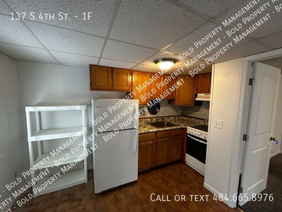 Foto principal - 137 S 4th St