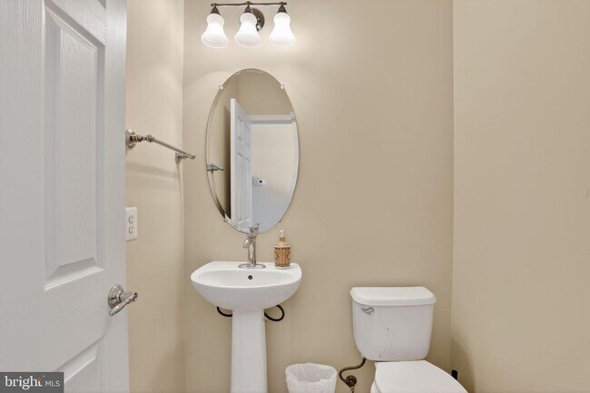 Foto del edificio - 42671 Redeemer Terrace