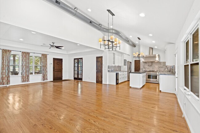 Foto del edificio - 1526 Adkins Rd