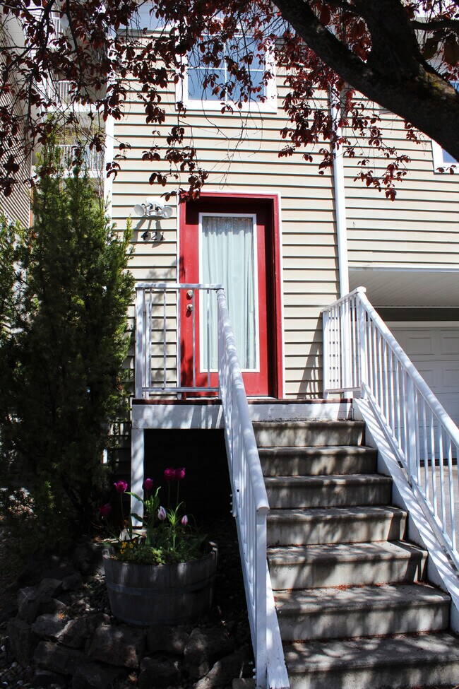 Foto del edificio - 421 NE Morton St