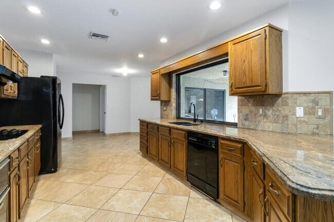 Foto del edificio - 21920 Holly Tree Way