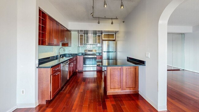 Foto del edificio - 250 Hammond Pond Pkwy