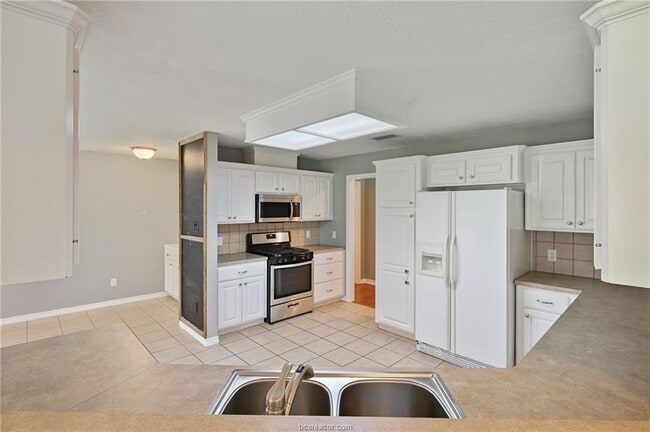Building Photo - 4406 Colony Chase Dr