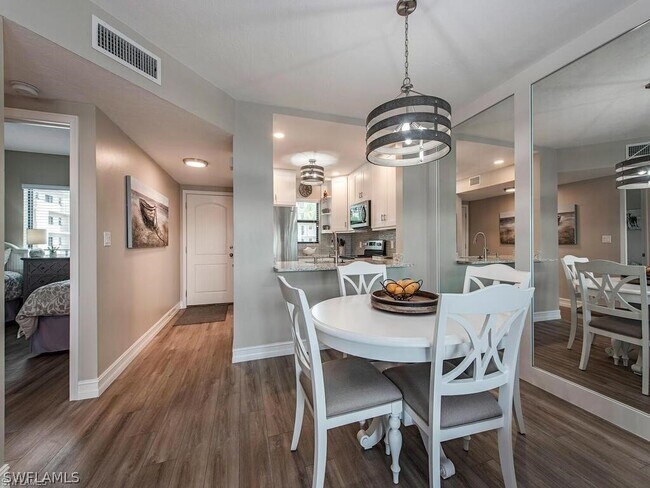 Foto del edificio - 803 River Point Dr