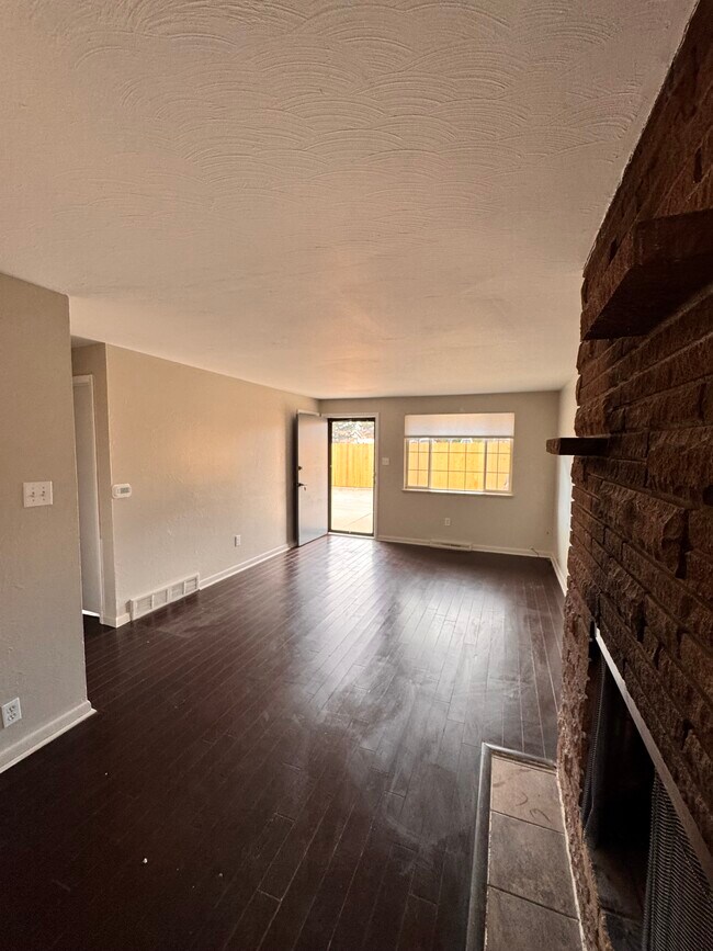 Foto del edificio - 10221 W 59th Pl