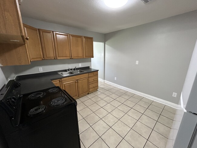 Building Photo - 2308 Culotta St