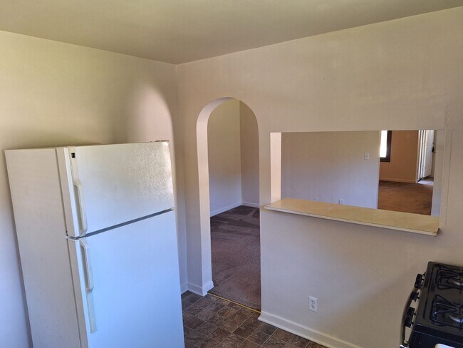 Kitchen - 4624 Verona Rd