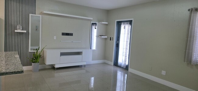 Foto del edificio - 1203 Chateau Park Dr
