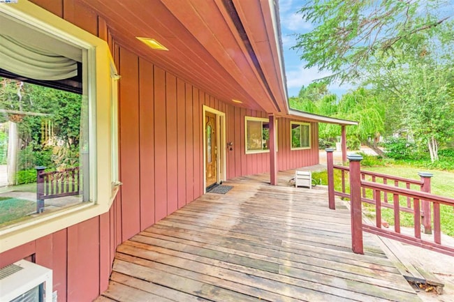 Photo - 35849 Linda Dr House