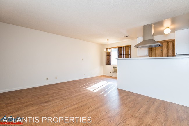 Foto del edificio - 5515 Spinnaker Dr