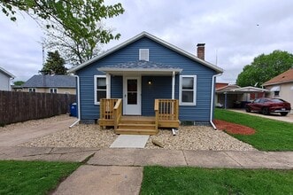 Building Photo - 310 N La Salle Ave