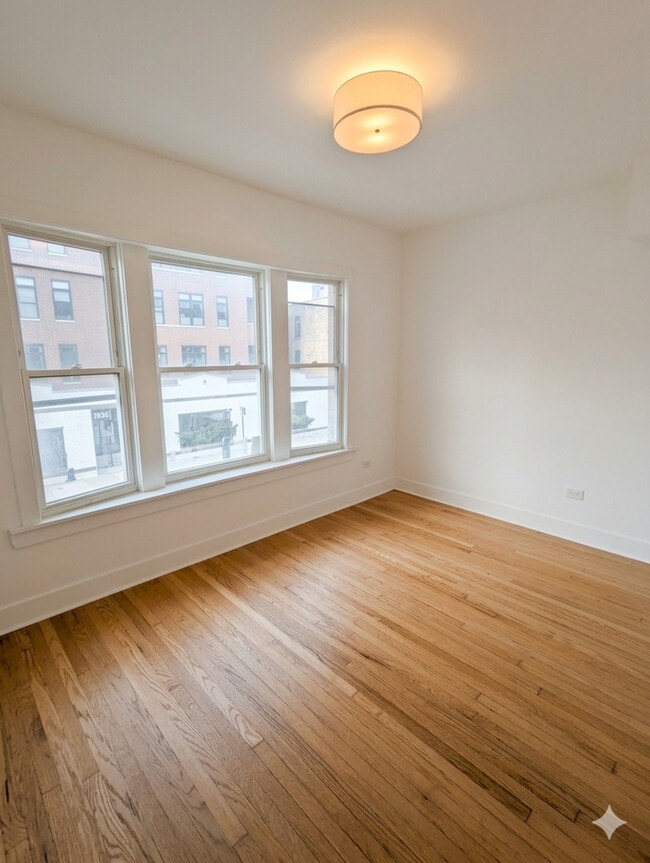 Building Photo - 1945 W Augusta Blvd