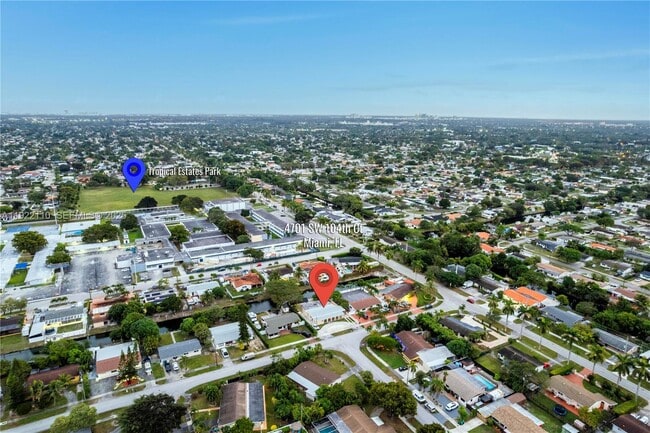 Foto del edificio - 4701 SW 104th Ct