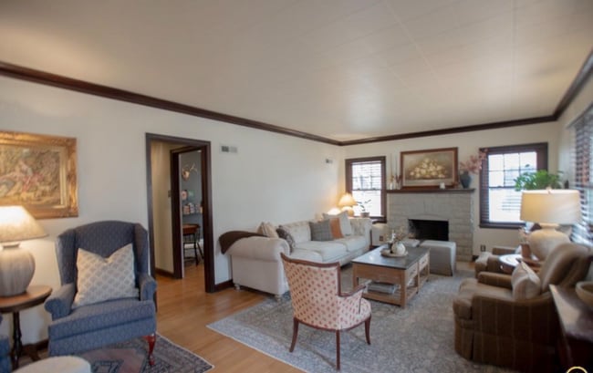 Building Photo - 2323 SW 20th St