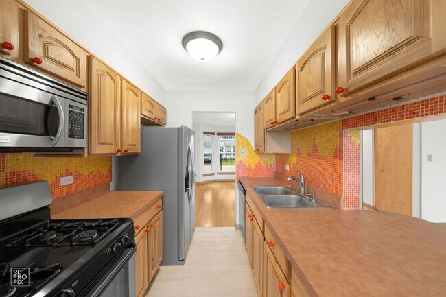 Foto del edificio - 1555 N Gatewood Ave