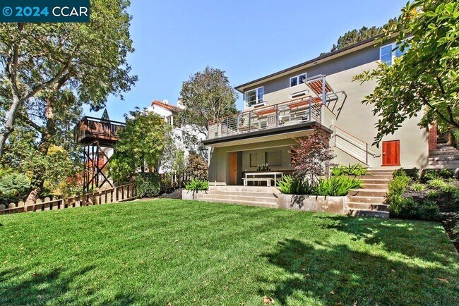 Foto del edificio - 4701 Harbord Dr
