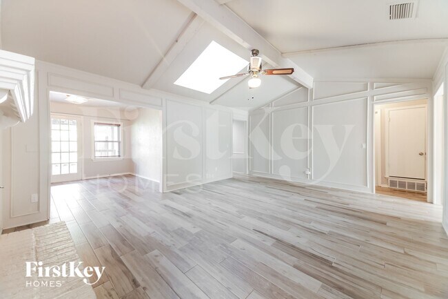 Foto del edificio - 6309 Topaz Way