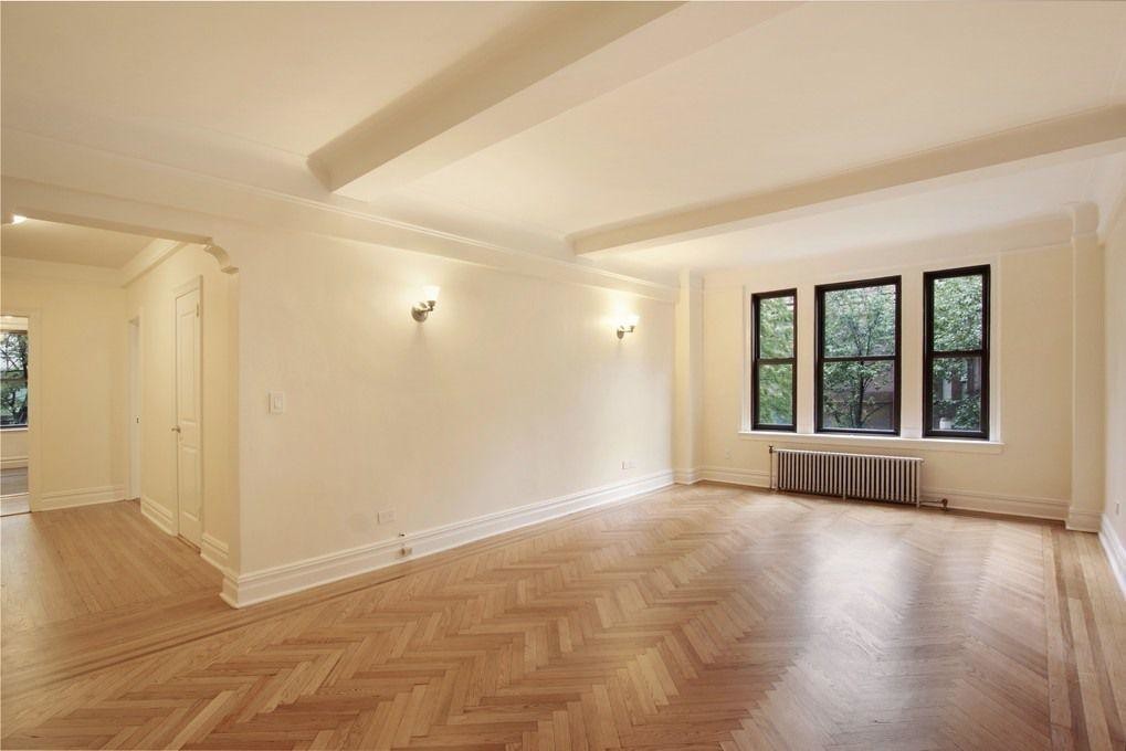 Primary Photo - 210 E 68th St