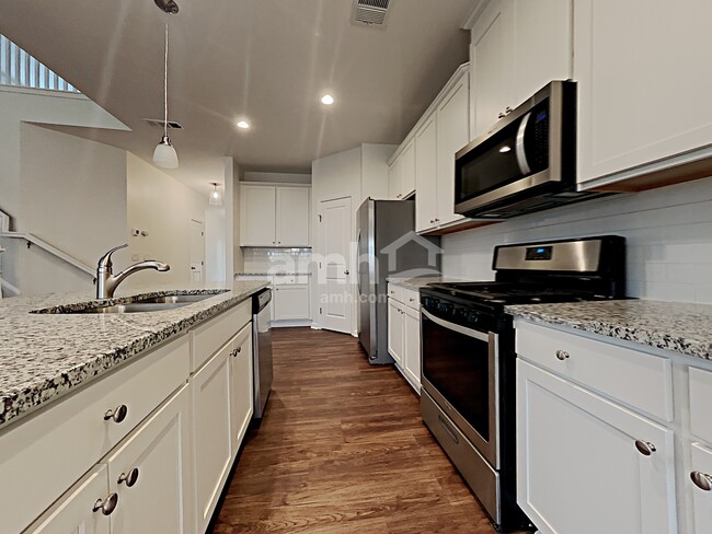 Building Photo - 4330 Madison Hall Dr