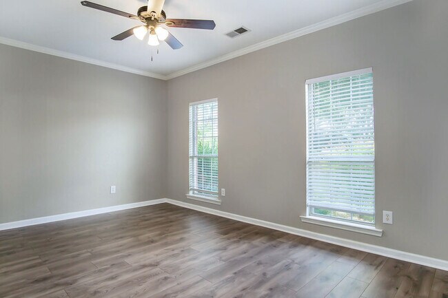 Building Photo - 166 Ashford Way
