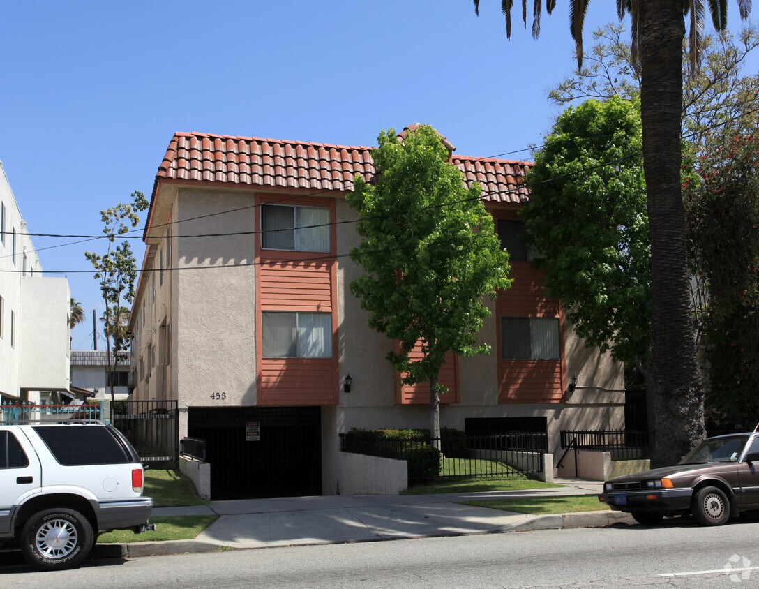 Foto principal - 453 W 7th St