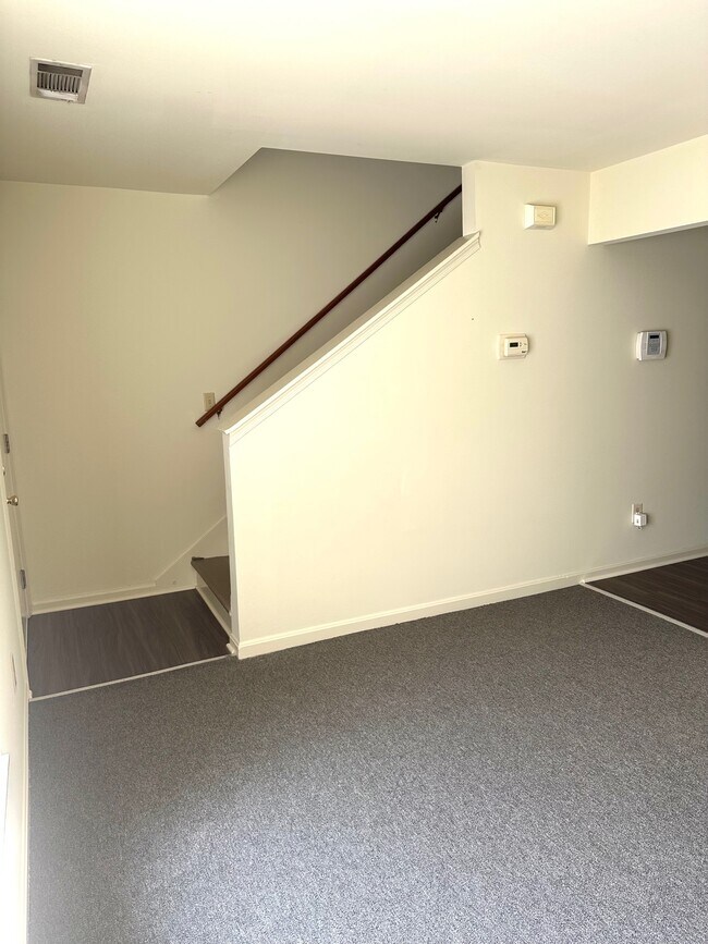Livingroom - 117 Onley Rd