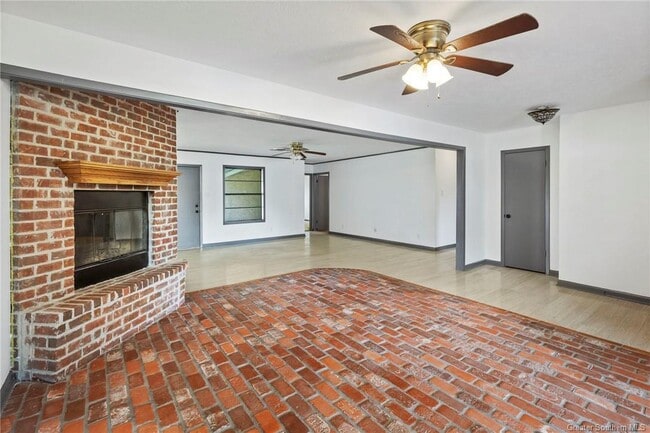 Foto del edificio - 414 Crestwood St