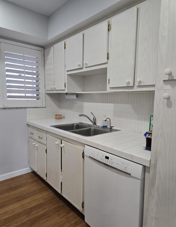 Building Photo - 2461 SW 82nd Ave