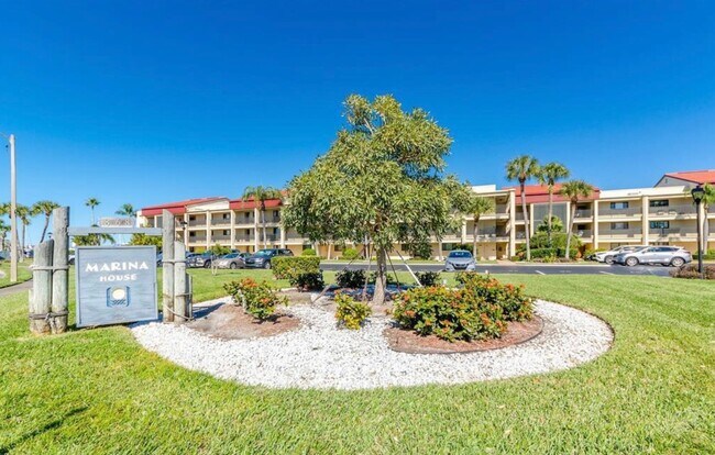 Foto del edificio - 868 Bayway Blvd