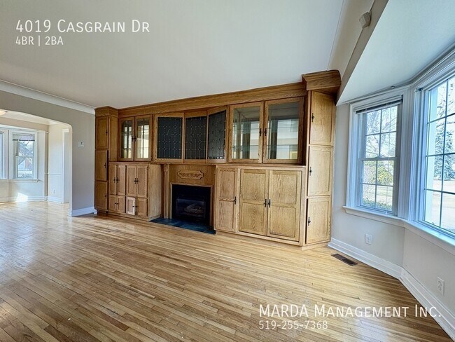 Photo du bâtiment - SPACIOUS 4 BED /2 BATH HOME IN SOUTH WINDSOR + UTILITIES