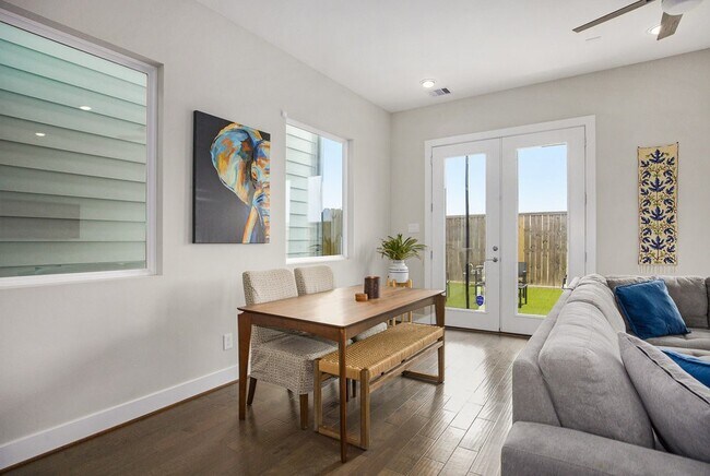 Foto del edificio - 5518 Rosslyn Rd