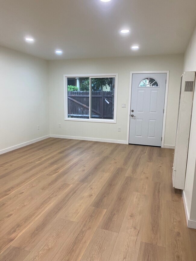 Foto del edificio - 1634 1/2 N Serrano Ave