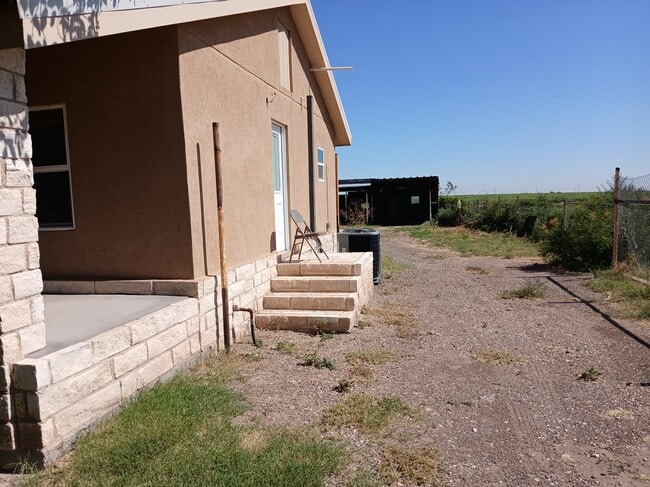 Building Photo - 206 Iglesia St
