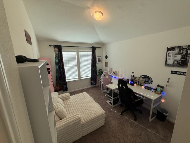 Foto del edificio - 9802 Tarabon Cv