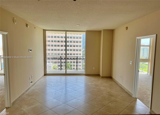 Building Photo - 2 br, 2 bath House - 550 Okeechobee Blvd A...