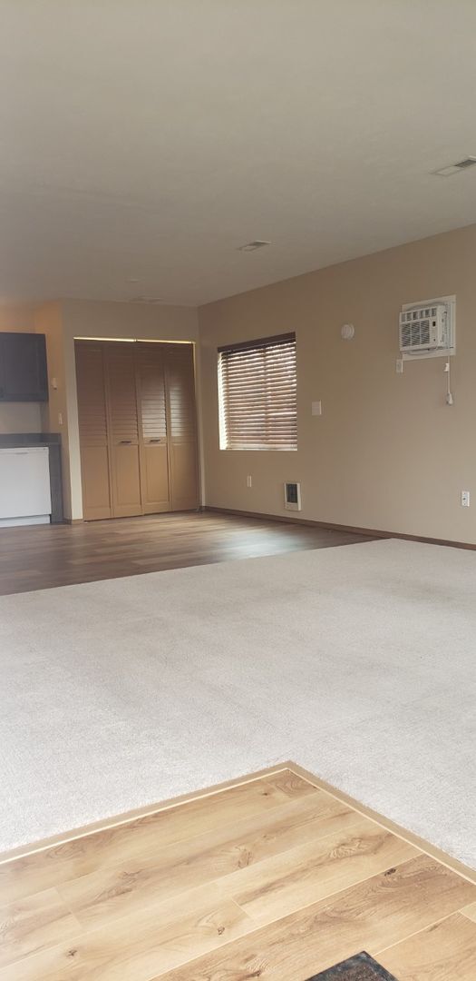 Foto del edificio - 3431-3433 E. Montgomery Ave