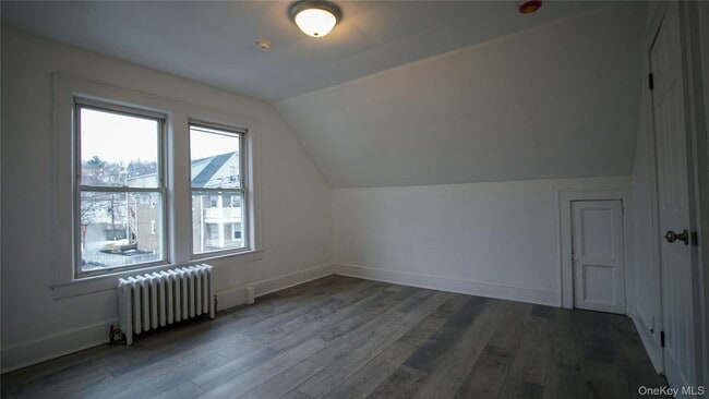 Building Photo - 27 Lawrence Ave