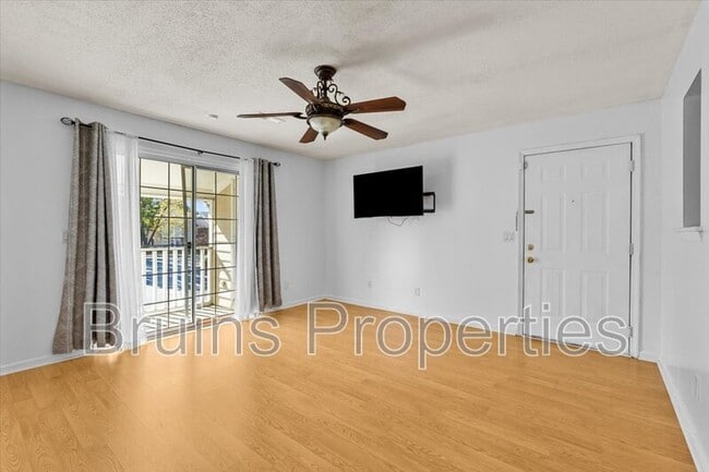 Foto del edificio - 5521 Hornaday Rd