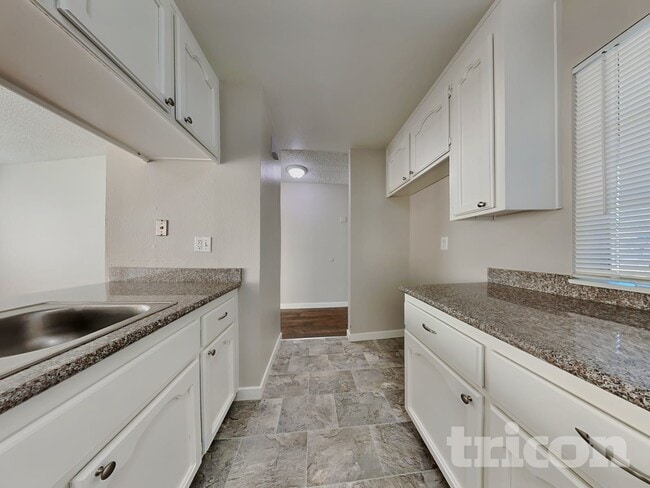 Foto del edificio - 607 Placer Ln