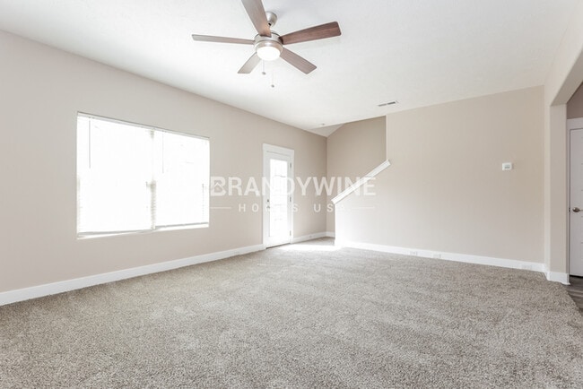 Building Photo - 2516 Lightbend Dr