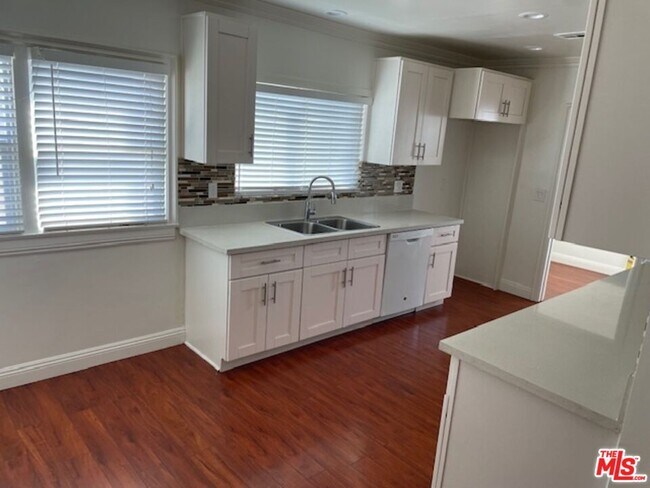 Foto del edificio - 1343 12th Ave