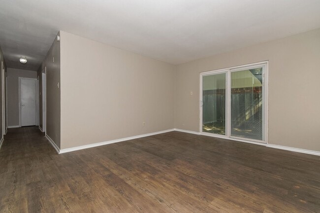 Building Photo - PEPERPORT.3914/3916