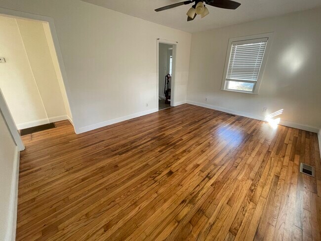 Foto del edificio - 2115 W Gilbert Ln