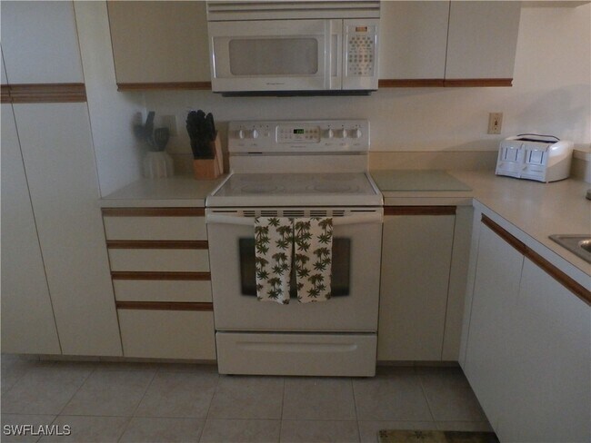 Foto del edificio - 16500 Kelly Cove Dr