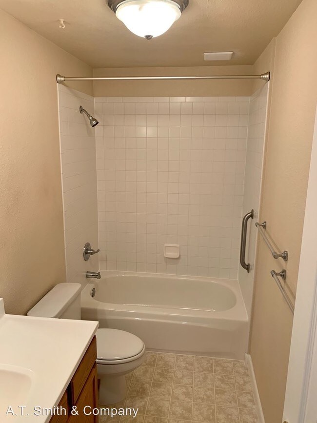 Building Photo - 15710 W 3rd Pl