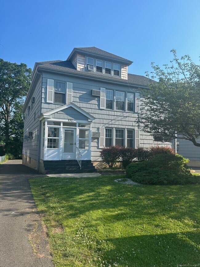 Building Photo - 777 Farmington Ave